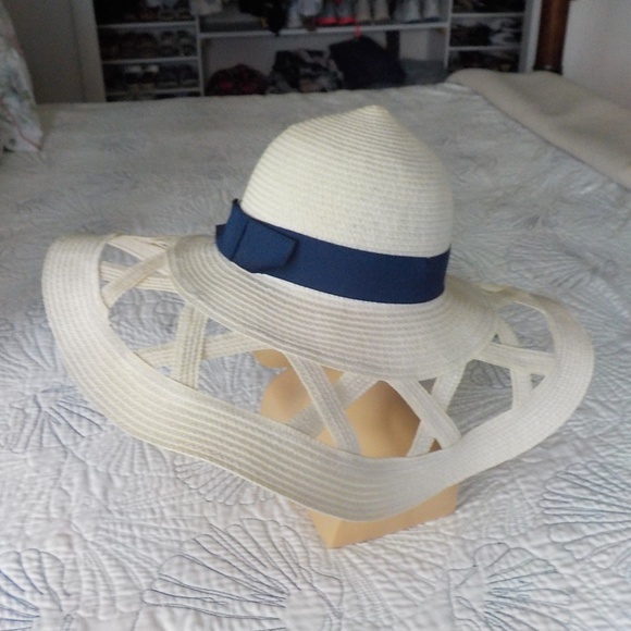 Cream Floppy Sun Hat - Picture 3 of 9